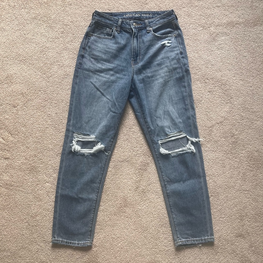 American Eagle Comfort Waistband Mom Jeans | Gently Used